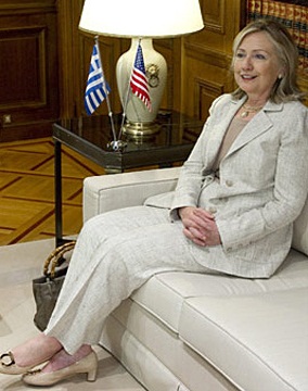 Хиллари Клинтон в белом пиджаке